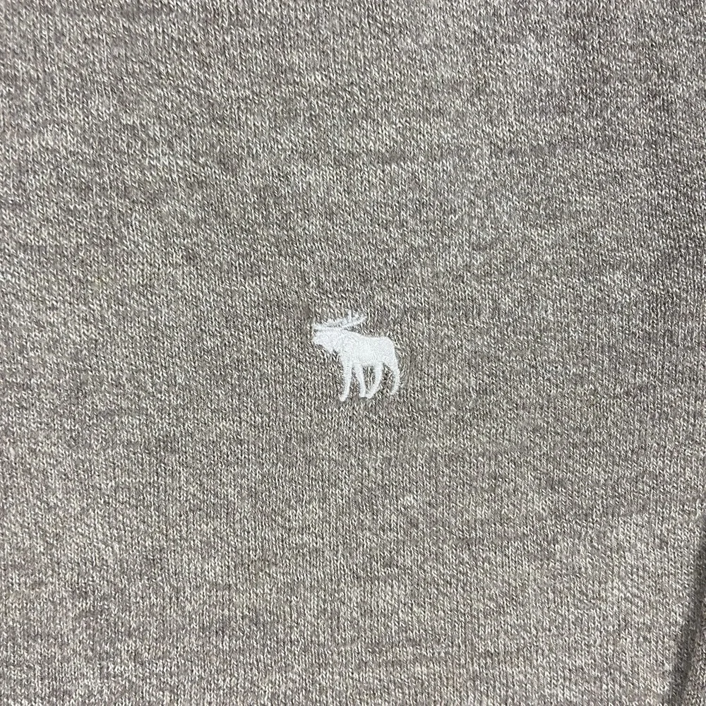 Abercrombie And Fitch Sweater Size XL Beige Crewneck Pullover Moose Logo